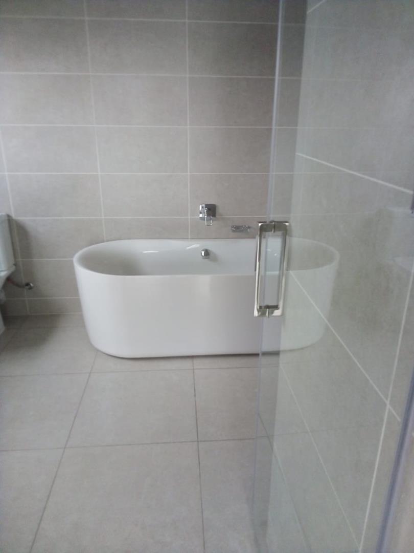 To Let 2 Bedroom Property for Rent in Greenstone Hill Gauteng