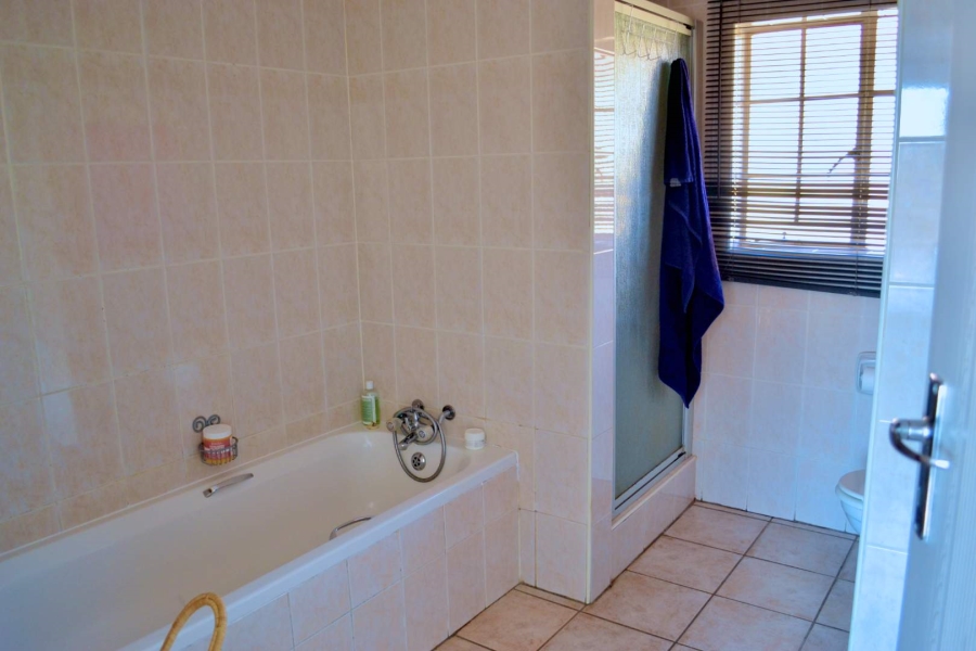 To Let 3 Bedroom Property for Rent in Equestria Gauteng