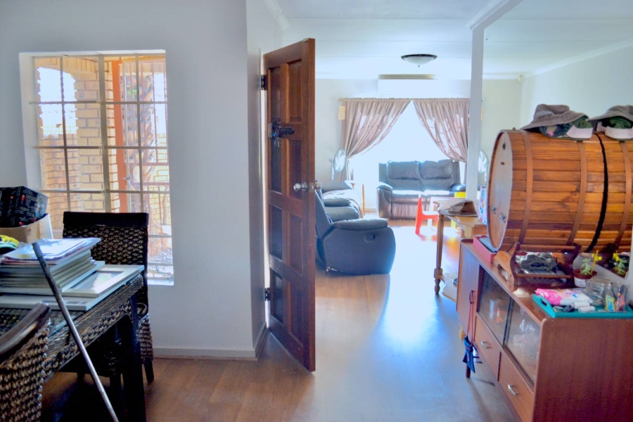 To Let 3 Bedroom Property for Rent in Equestria Gauteng