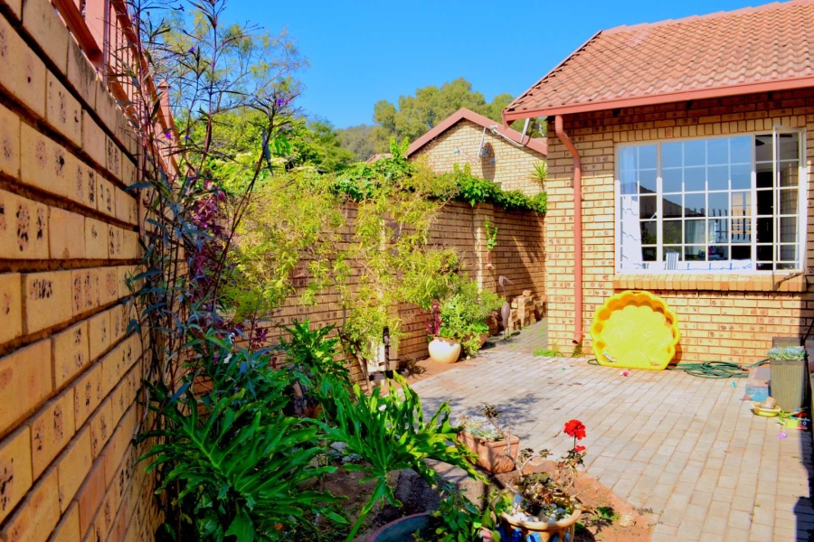 To Let 3 Bedroom Property for Rent in Equestria Gauteng