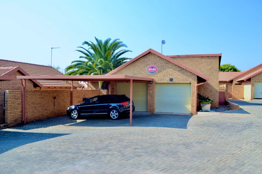 To Let 3 Bedroom Property for Rent in Equestria Gauteng
