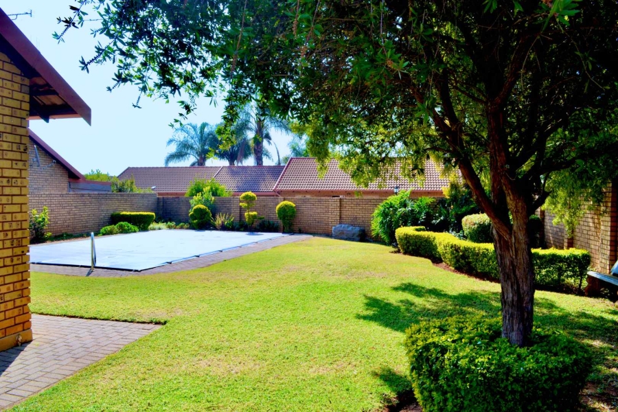 To Let 3 Bedroom Property for Rent in Equestria Gauteng