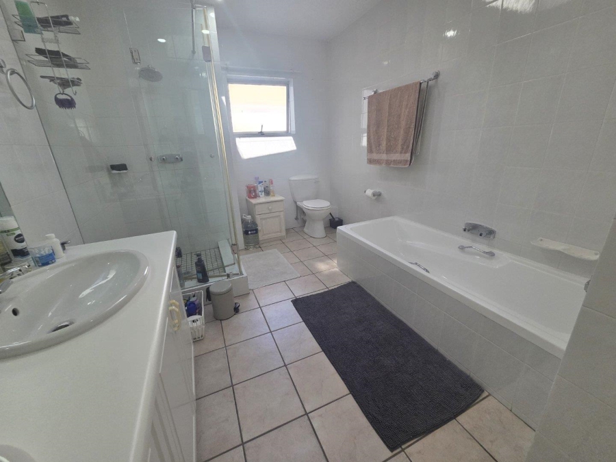 To Let 3 Bedroom Property for Rent in Northcliff Gauteng