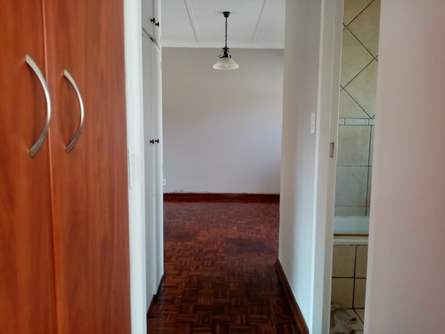 To Let 1 Bedroom Property for Rent in Blairgowrie Gauteng