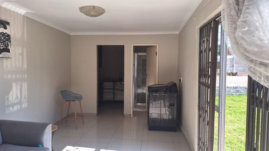 To Let 1 Bedroom Property for Rent in Blairgowrie Gauteng