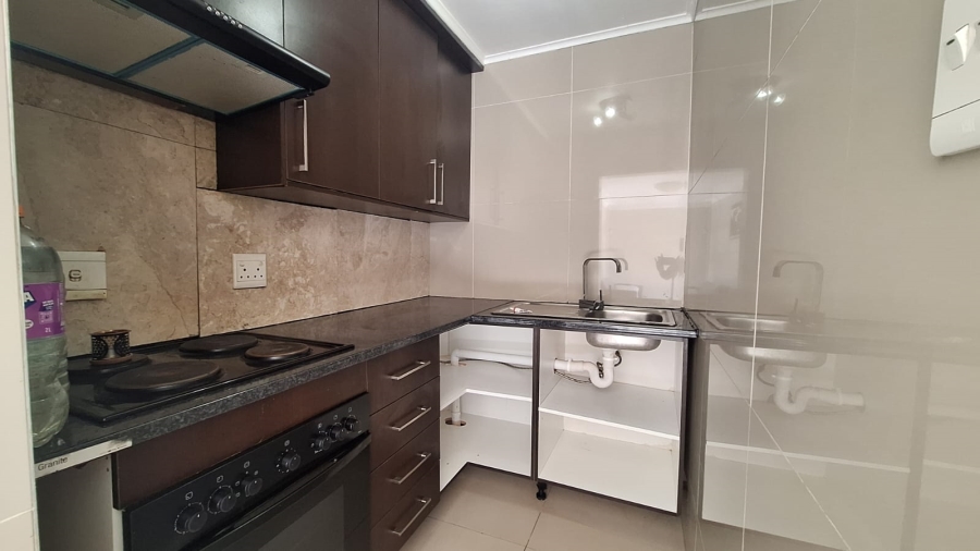 To Let 1 Bedroom Property for Rent in Blairgowrie Gauteng