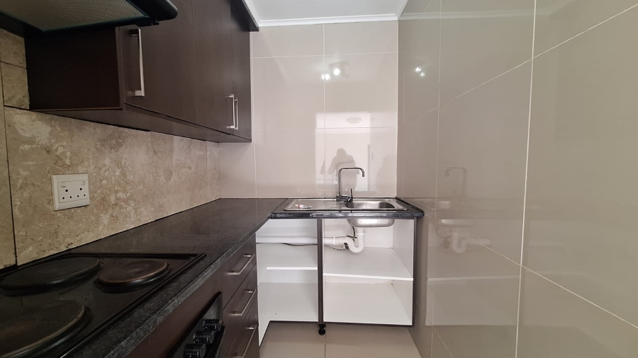 To Let 1 Bedroom Property for Rent in Blairgowrie Gauteng