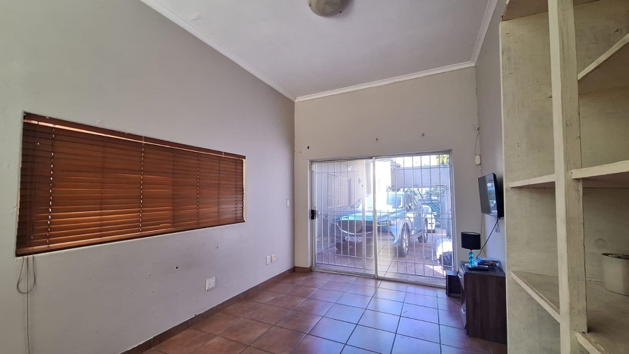 To Let 1 Bedroom Property for Rent in Blairgowrie Gauteng