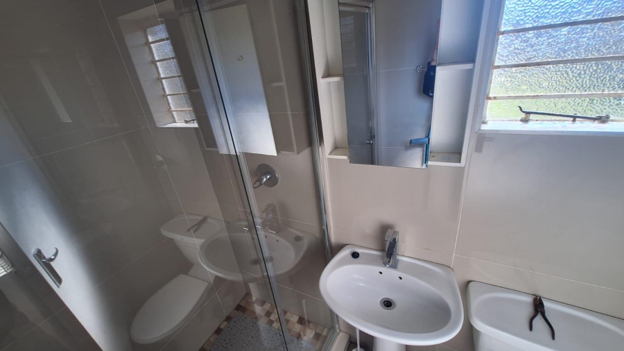To Let 1 Bedroom Property for Rent in Blairgowrie Gauteng