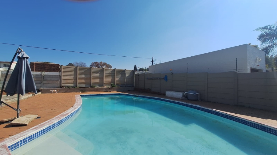 To Let 1 Bedroom Property for Rent in Blairgowrie Gauteng