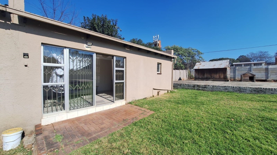 To Let 1 Bedroom Property for Rent in Blairgowrie Gauteng