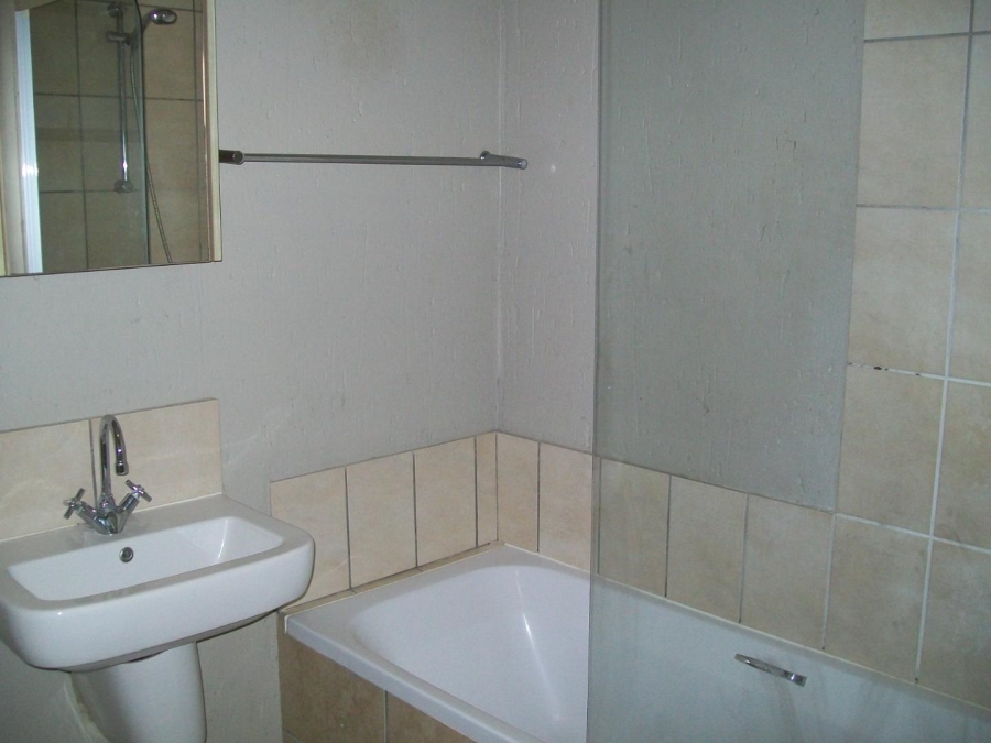 To Let 2 Bedroom Property for Rent in Ferndale Gauteng