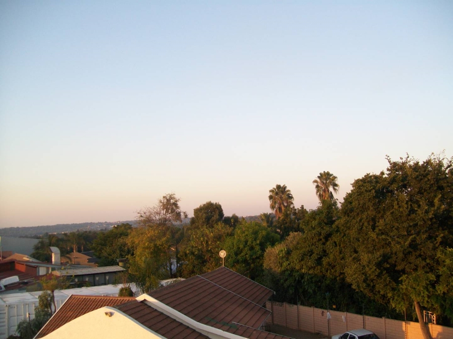 To Let 2 Bedroom Property for Rent in Ferndale Gauteng