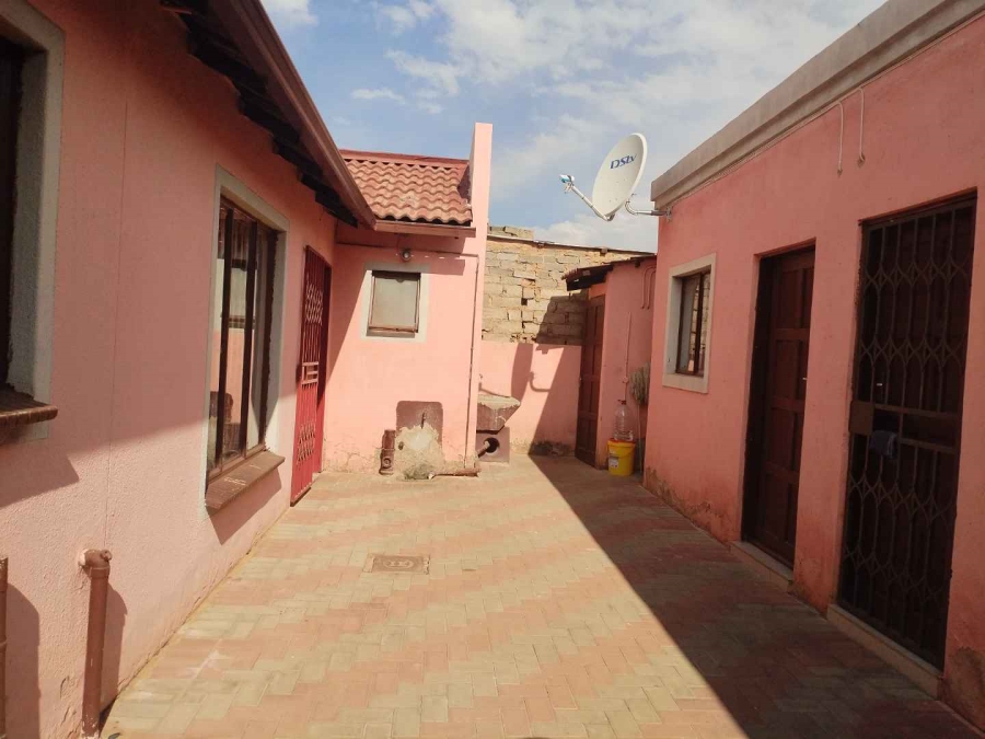 To Let 2 Bedroom Property for Rent in Mahube Valley Gauteng