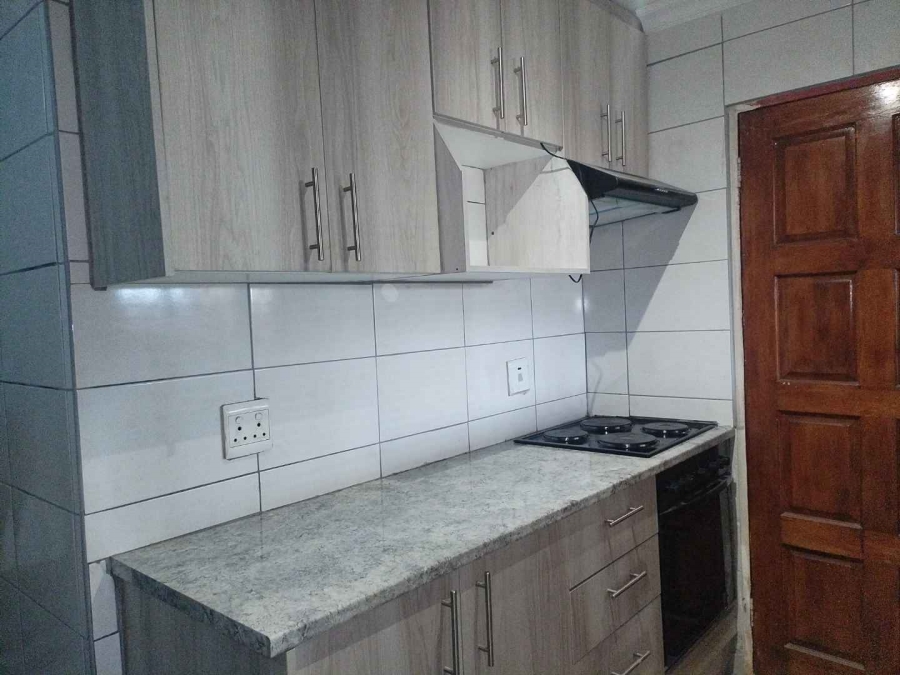 To Let 2 Bedroom Property for Rent in Mahube Valley Gauteng