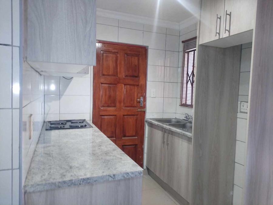 To Let 2 Bedroom Property for Rent in Mahube Valley Gauteng