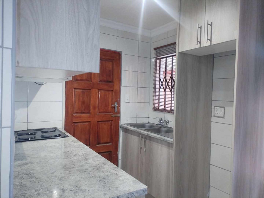 To Let 2 Bedroom Property for Rent in Mahube Valley Gauteng