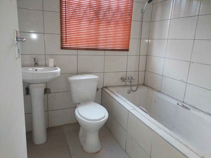To Let 2 Bedroom Property for Rent in Mahube Valley Gauteng