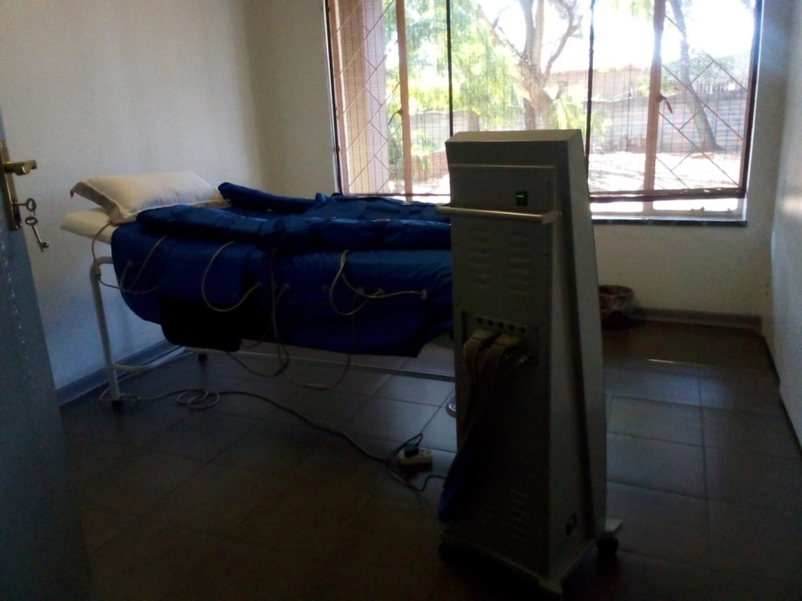 Commercial Property for Sale in Allen Grove Gauteng