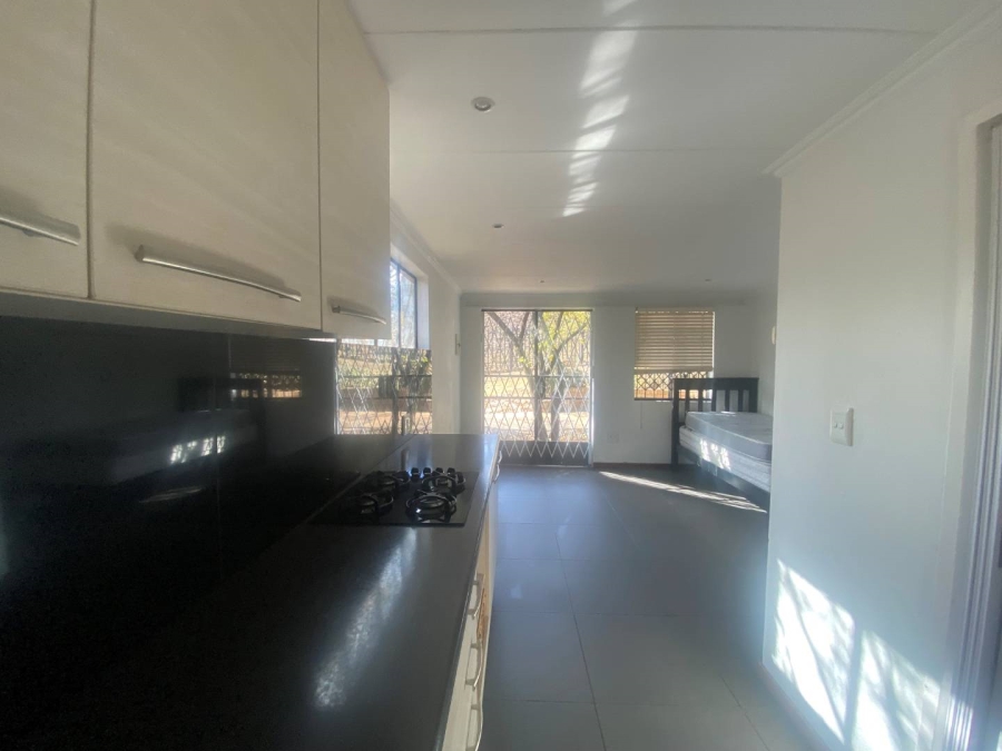 To Let 1 Bedroom Property for Rent in Florida Hills Gauteng
