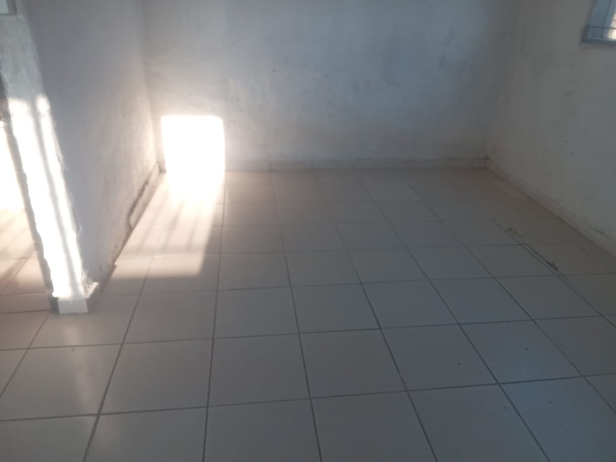 1 Bedroom Property for Sale in Bram Fischerville Gauteng