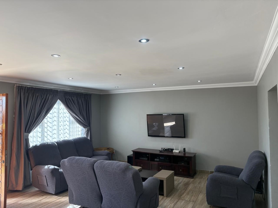 5 Bedroom Property for Sale in Ennerdale Gauteng