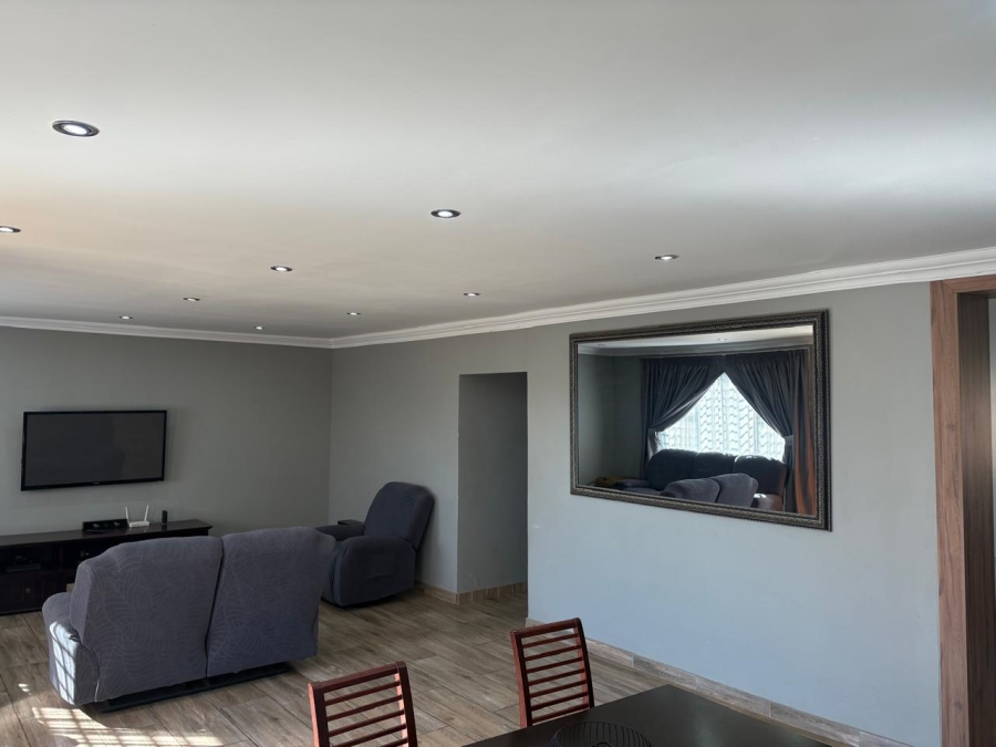 5 Bedroom Property for Sale in Ennerdale Gauteng