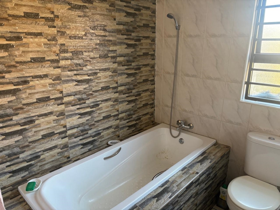 5 Bedroom Property for Sale in Ennerdale Gauteng