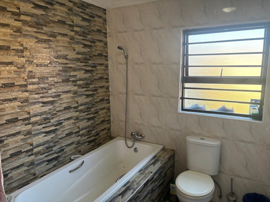 5 Bedroom Property for Sale in Ennerdale Gauteng