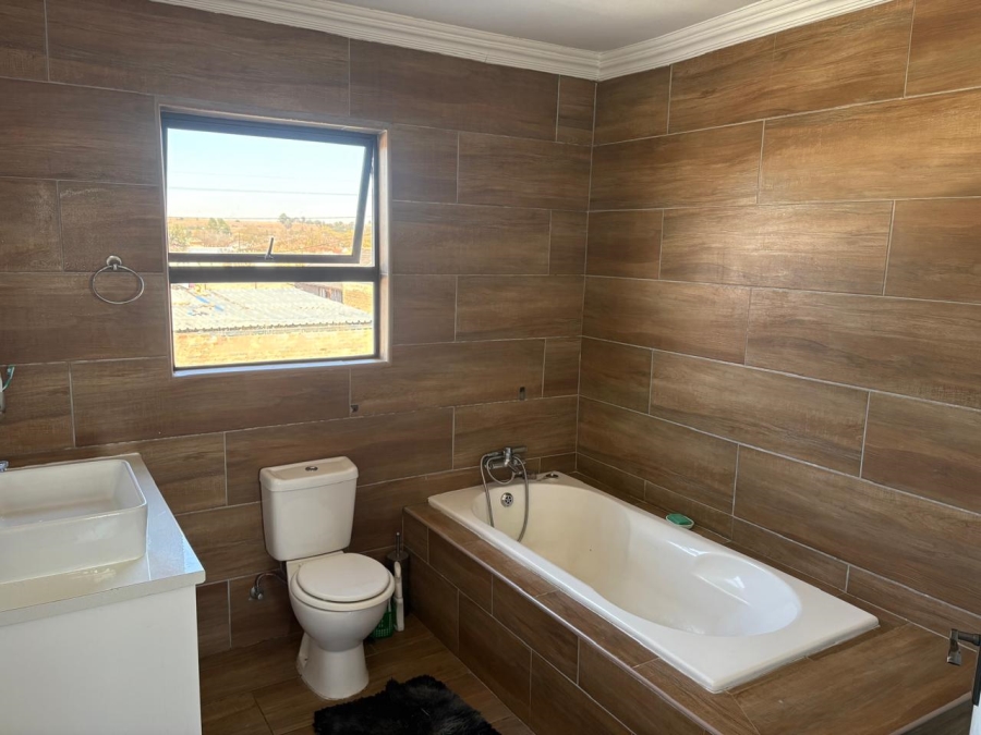 5 Bedroom Property for Sale in Ennerdale Gauteng