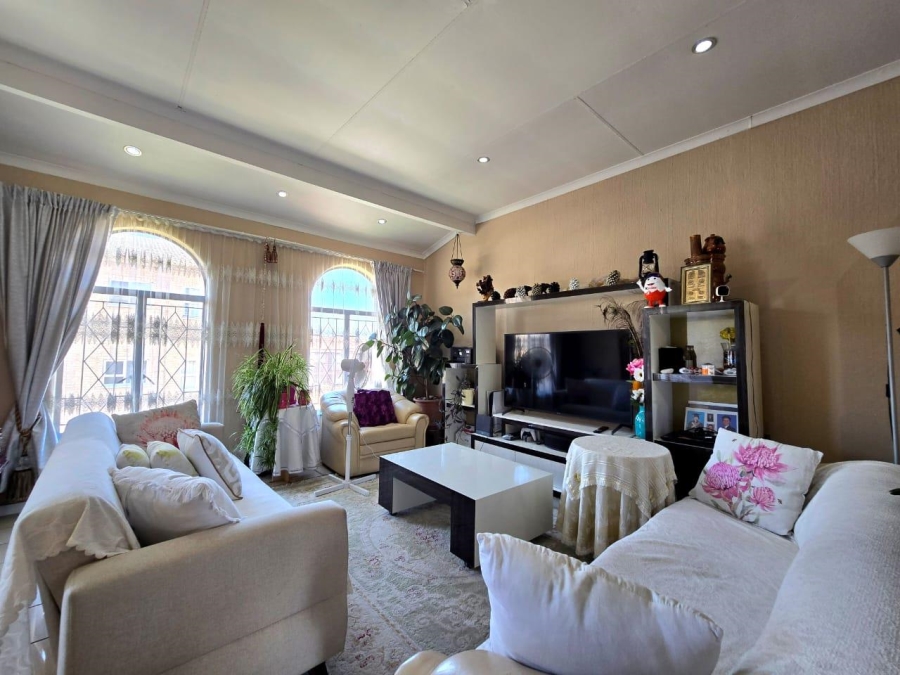 3 Bedroom Property for Sale in New Redruth Gauteng