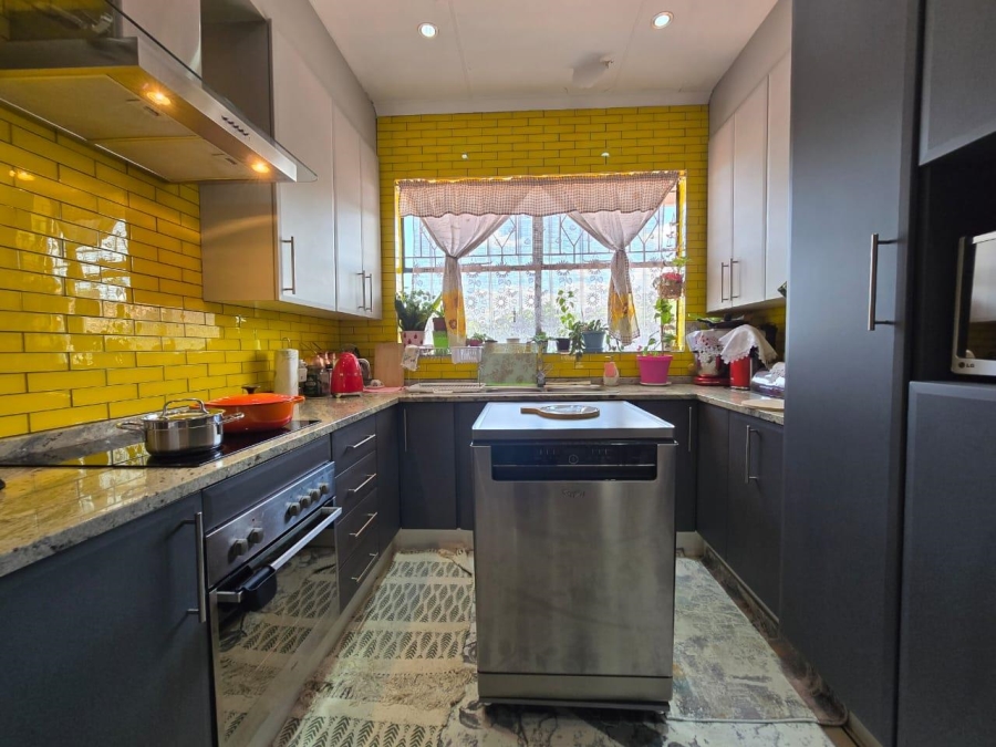 3 Bedroom Property for Sale in New Redruth Gauteng