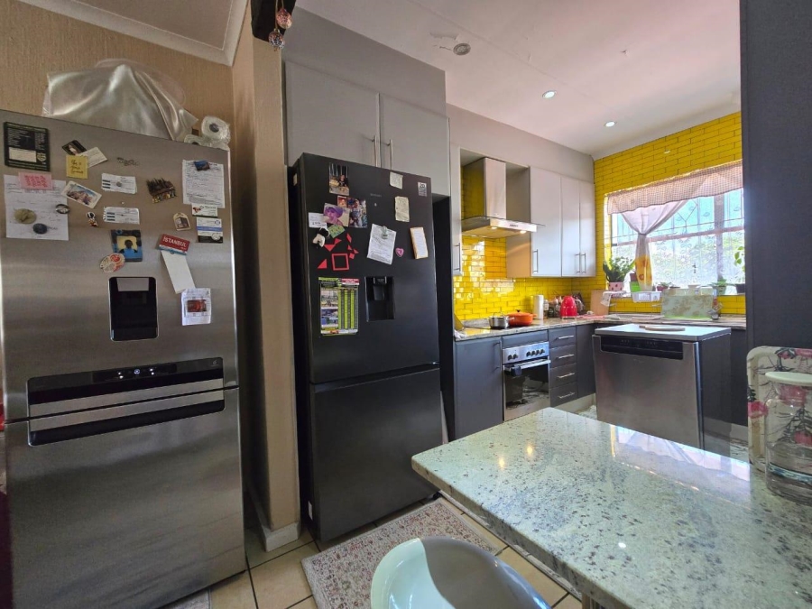 3 Bedroom Property for Sale in New Redruth Gauteng