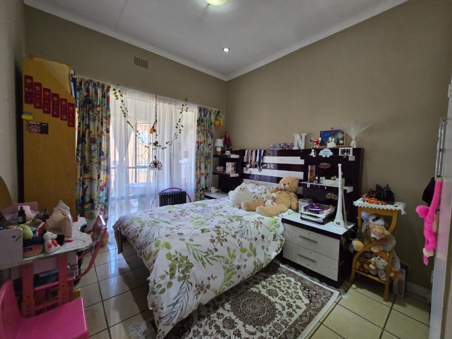 3 Bedroom Property for Sale in New Redruth Gauteng