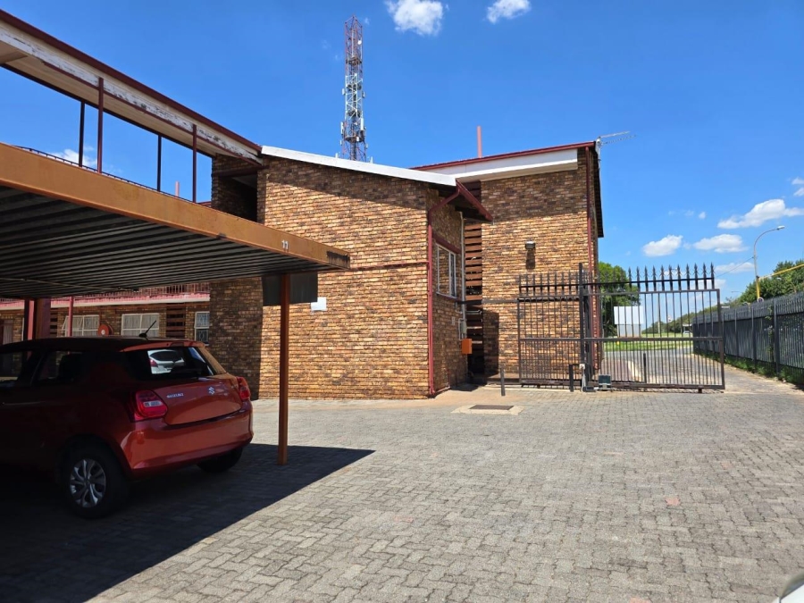 3 Bedroom Property for Sale in New Redruth Gauteng