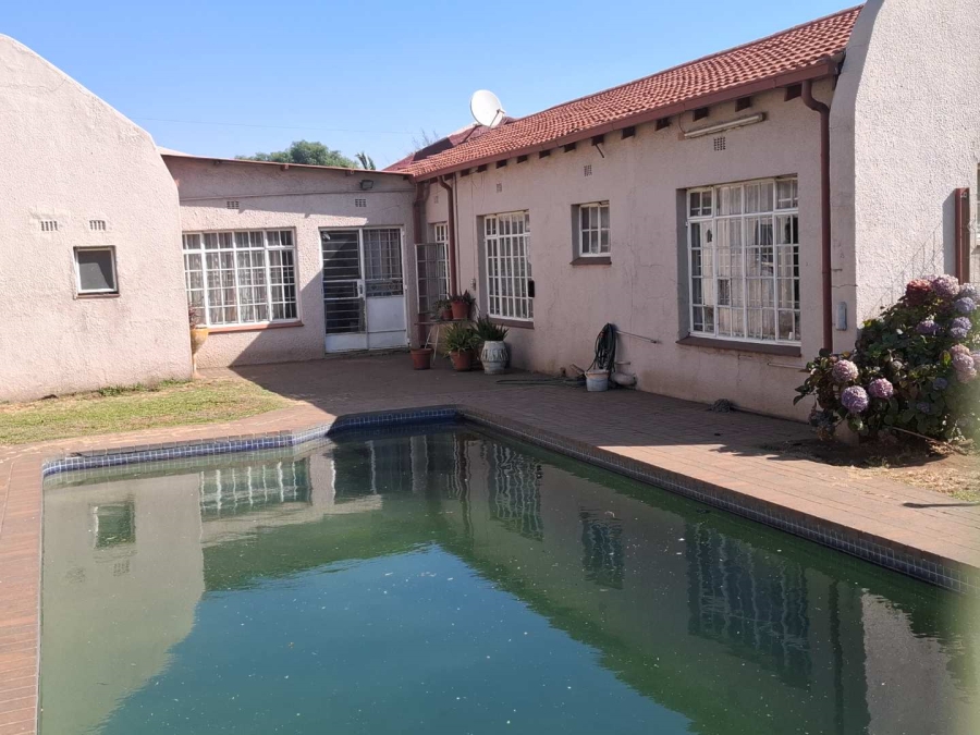 3 Bedroom Property for Sale in Verwoerdpark Gauteng
