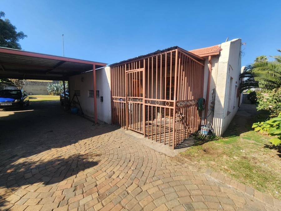 3 Bedroom Property for Sale in Verwoerdpark Gauteng