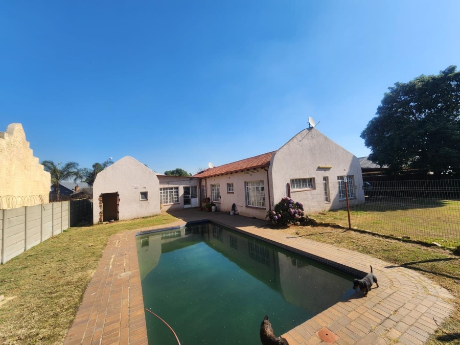 3 Bedroom Property for Sale in Verwoerdpark Gauteng
