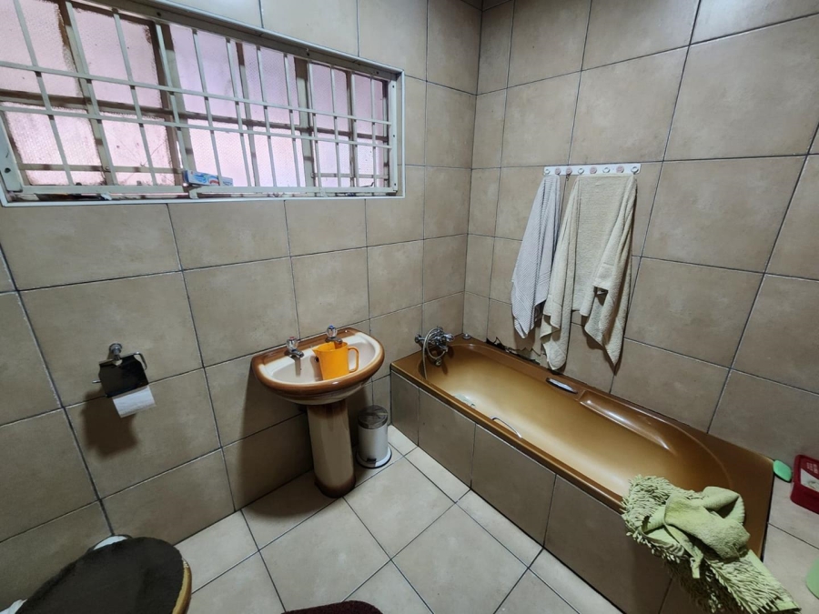 3 Bedroom Property for Sale in Verwoerdpark Gauteng