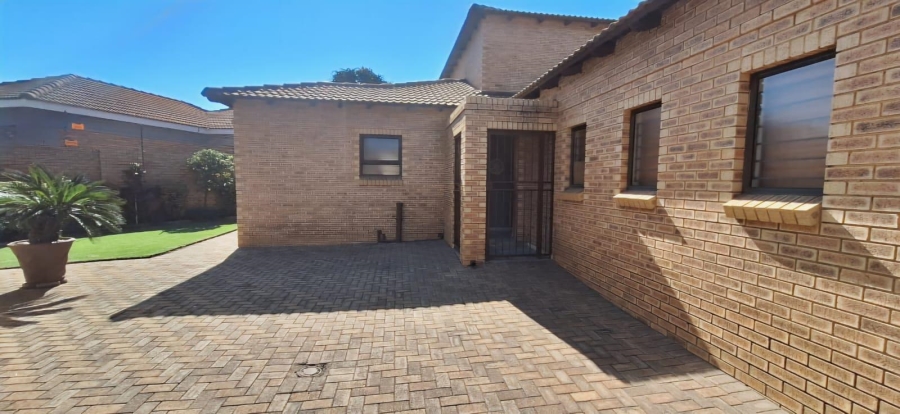 3 Bedroom Property for Sale in New Market Gauteng