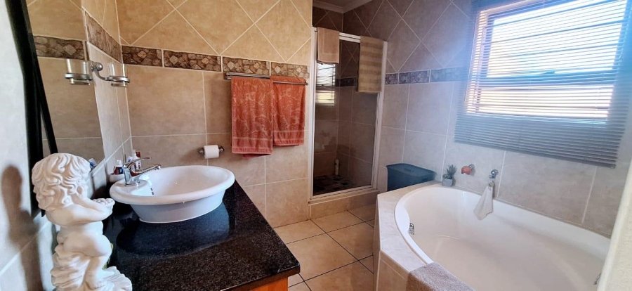 3 Bedroom Property for Sale in New Market Gauteng