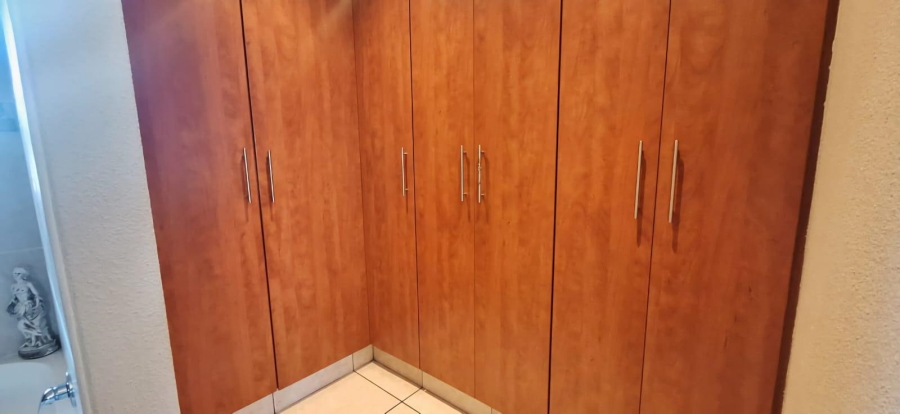 3 Bedroom Property for Sale in New Market Gauteng