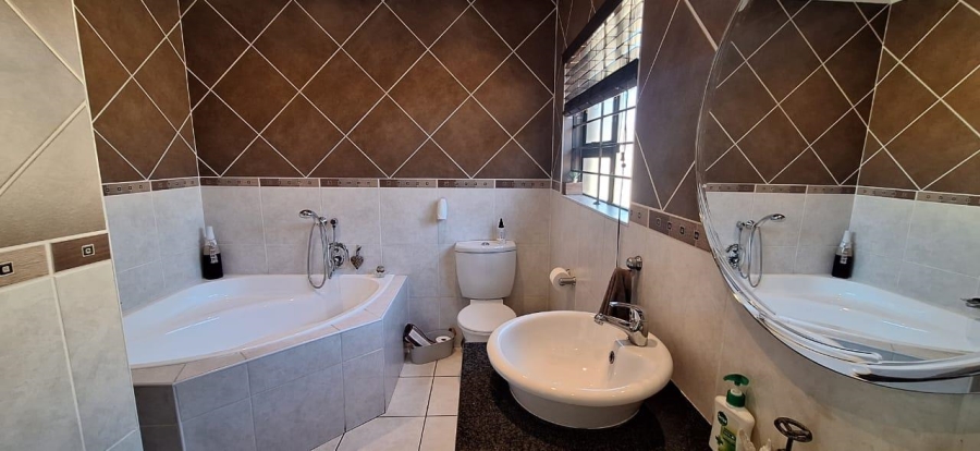 3 Bedroom Property for Sale in New Market Gauteng