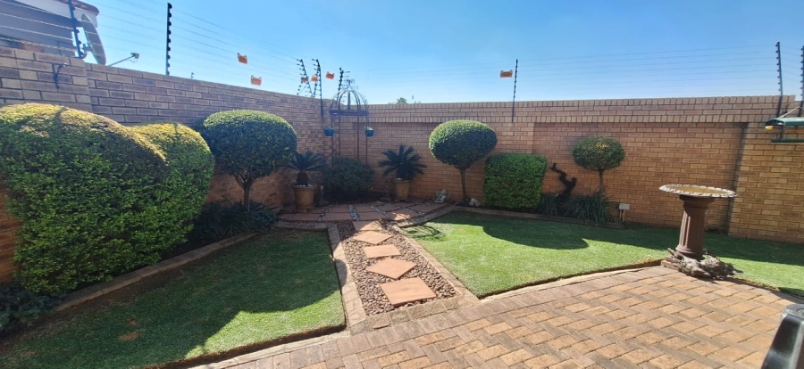 3 Bedroom Property for Sale in New Market Gauteng