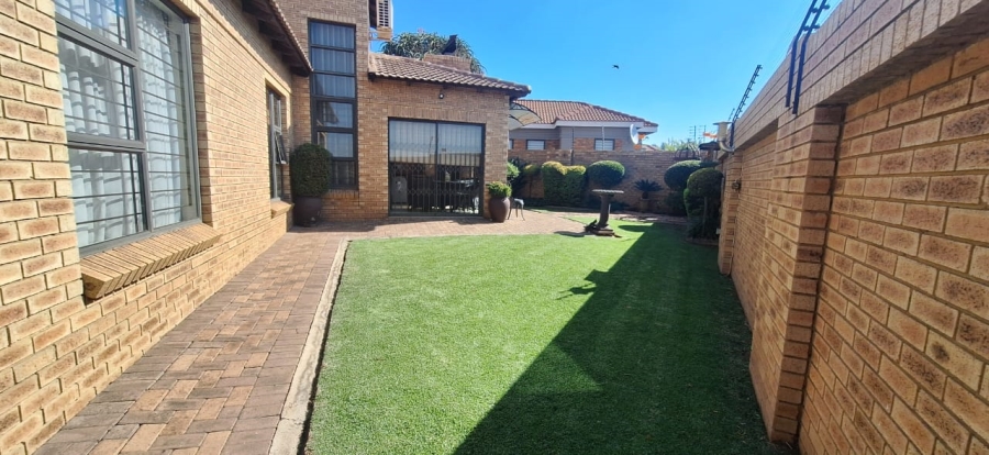 3 Bedroom Property for Sale in New Market Gauteng