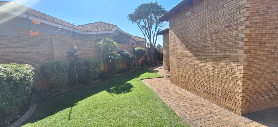 3 Bedroom Property for Sale in New Market Gauteng