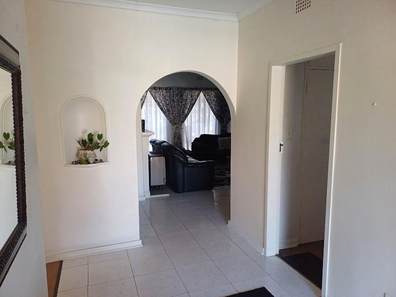 5 Bedroom Property for Sale in Ridgeway Gauteng