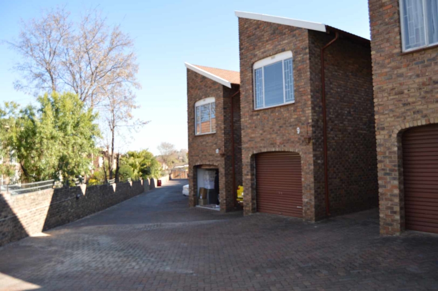 3 Bedroom Property for Sale in Brackendowns Gauteng