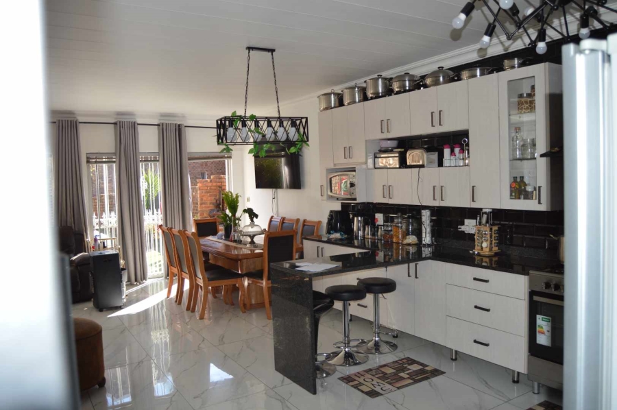 3 Bedroom Property for Sale in Brackendowns Gauteng