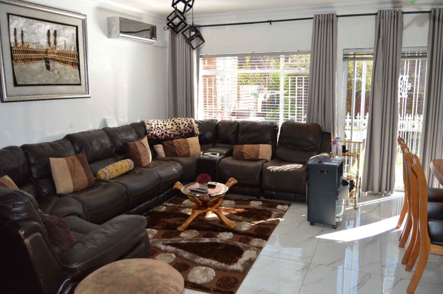 3 Bedroom Property for Sale in Brackendowns Gauteng